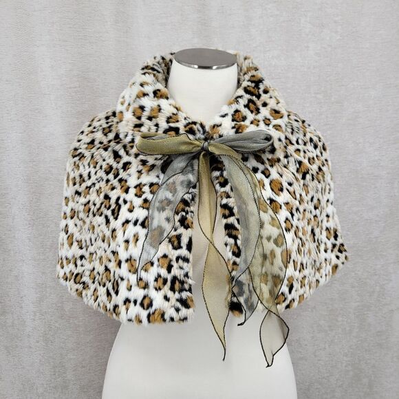 Newport News Jackets & Blazers - Newport News Y2K or 90s Leopard Print Faux Fur Cape with Bow